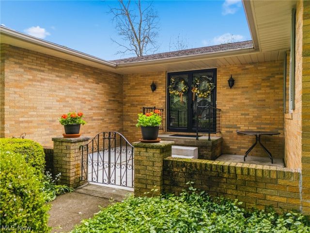5080 Shamrock Avenue NW, North Canton, OH 44720