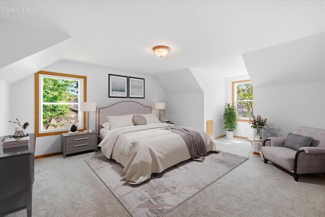 540 W Norport DRIVE, Port Washington, WI 53074