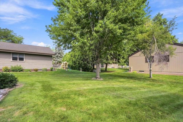 540 W Norport DRIVE, Port Washington, WI 53074
