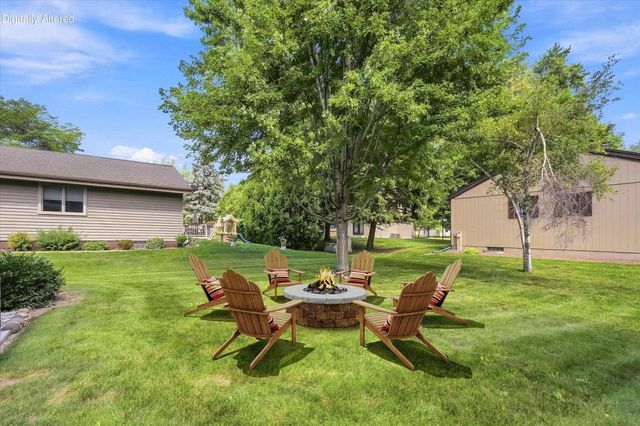 540 W Norport DRIVE, Port Washington, WI 53074