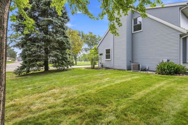 540 W Norport DRIVE, Port Washington, WI 53074