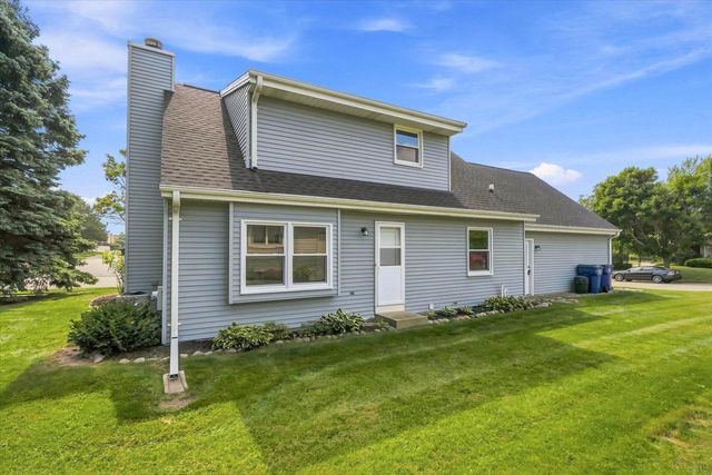 540 W Norport DRIVE, Port Washington, WI 53074