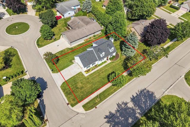 540 W Norport DRIVE, Port Washington, WI 53074