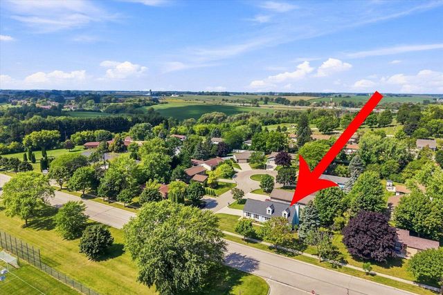 540 W Norport DRIVE, Port Washington, WI 53074