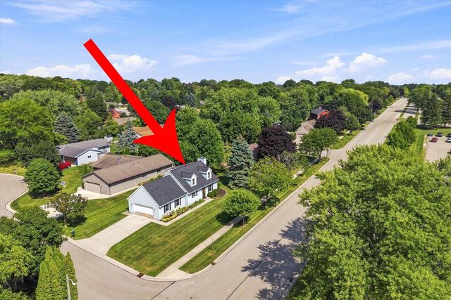 540 W Norport DRIVE, Port Washington, WI 53074