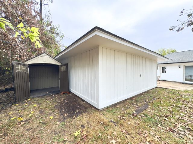 1415 Mapleton Drive, Houston, TX 77043