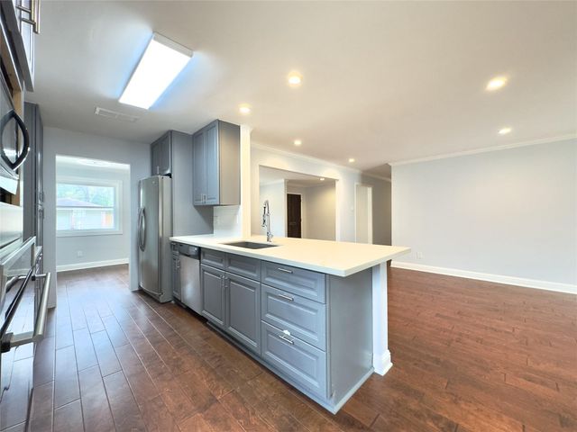 1415 Mapleton Drive, Houston, TX 77043