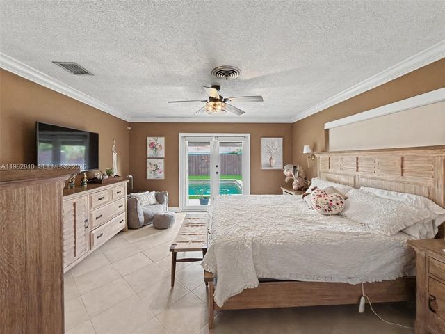 6726 Orchid Dr, Miami Lakes, FL 33014