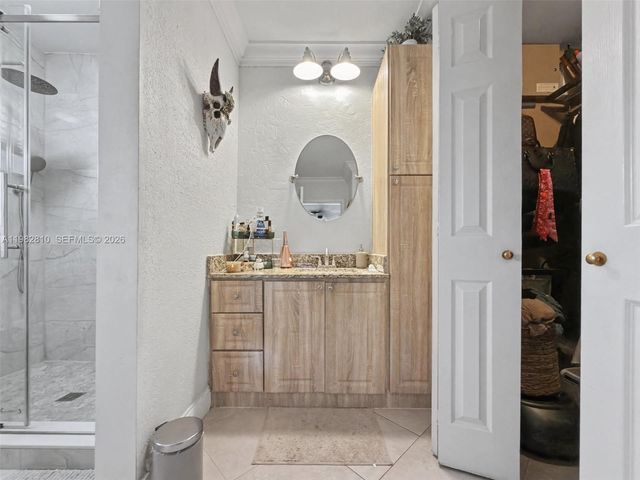 6726 Orchid Dr, Miami Lakes, FL 33014