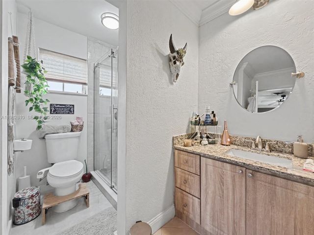 6726 Orchid Dr, Miami Lakes, FL 33014