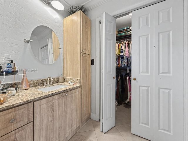 6726 Orchid Dr, Miami Lakes, FL 33014