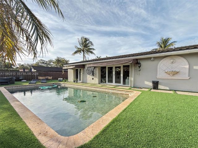 6726 Orchid Dr, Miami Lakes, FL 33014