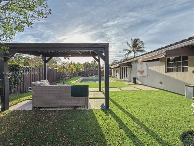 6726 Orchid Dr, Miami Lakes, FL 33014