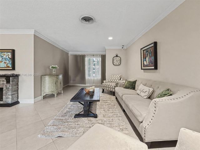 6726 Orchid Dr, Miami Lakes, FL 33014