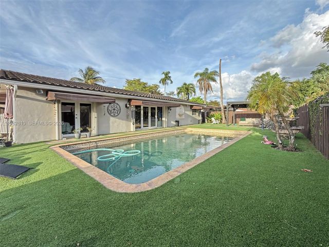 6726 Orchid Dr, Miami Lakes, FL 33014