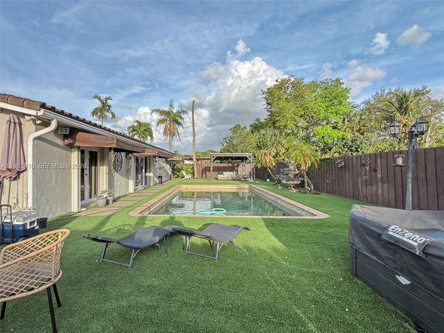 6726 Orchid Dr, Miami Lakes, FL 33014