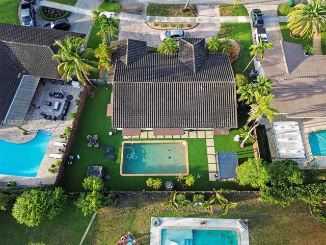 6726 Orchid Dr, Miami Lakes, FL 33014