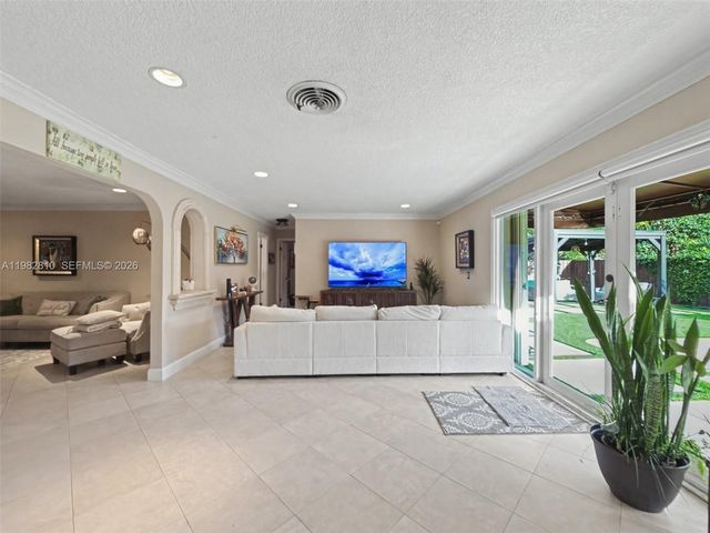 6726 Orchid Dr, Miami Lakes, FL 33014