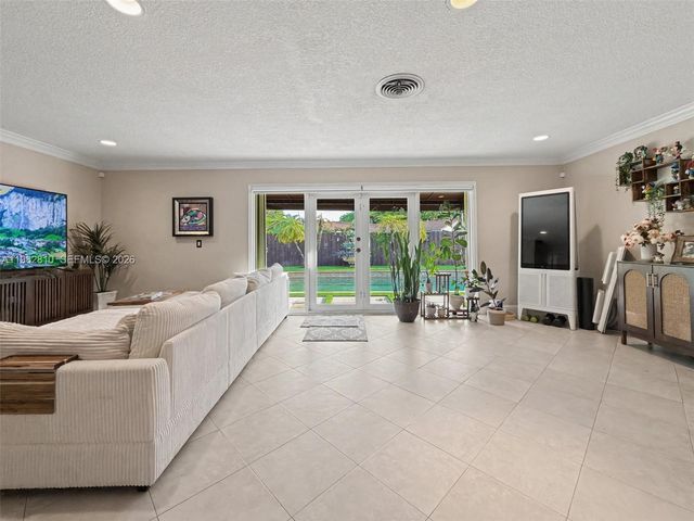 6726 Orchid Dr, Miami Lakes, FL 33014