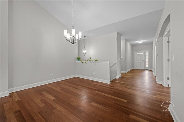 2843 Hillcrest Circle, Naperville, IL 60564