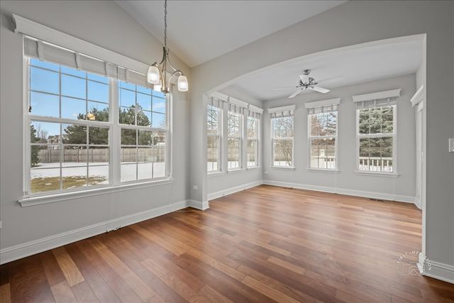 2843 Hillcrest Circle, Naperville, IL 60564