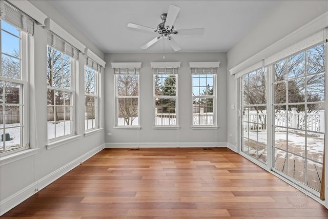 2843 Hillcrest Circle, Naperville, IL 60564