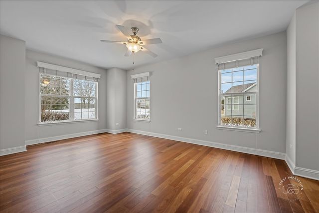 2843 Hillcrest Circle, Naperville, IL 60564