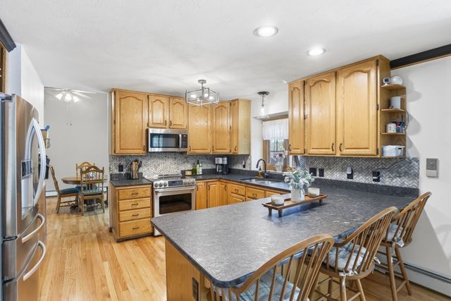 25 Thomas Pl, Leominster, MA 01453