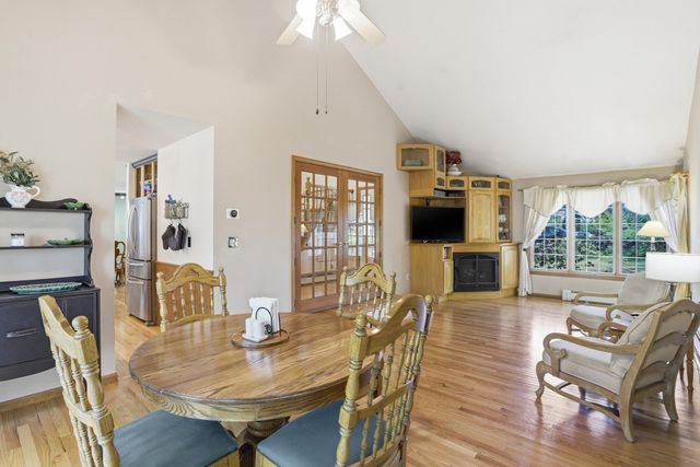 25 Thomas Pl, Leominster, MA 01453