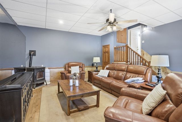 25 Thomas Pl, Leominster, MA 01453