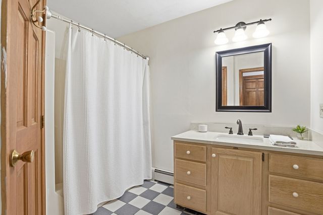 25 Thomas Pl, Leominster, MA 01453