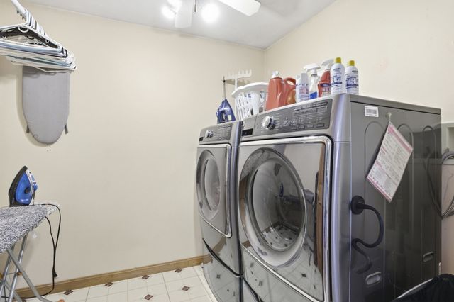 25 Thomas Pl, Leominster, MA 01453