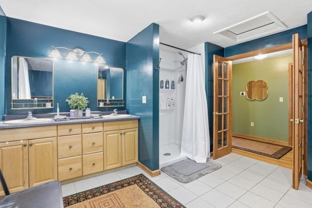 25 Thomas Pl, Leominster, MA 01453