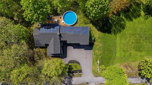 25 Thomas Pl, Leominster, MA 01453