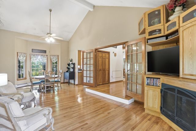 25 Thomas Pl, Leominster, MA 01453