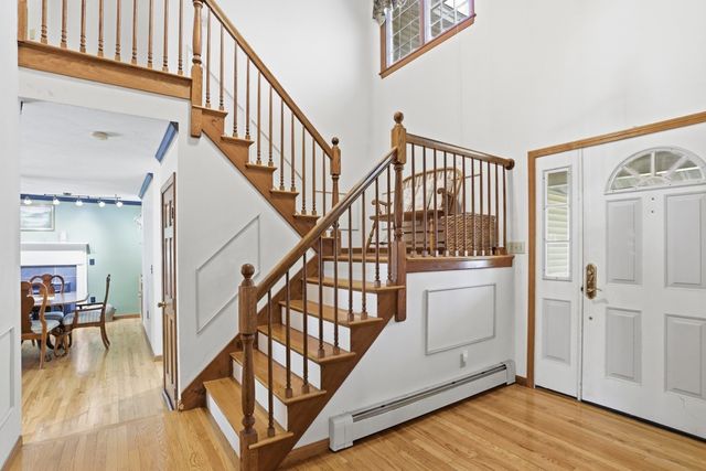 25 Thomas Pl, Leominster, MA 01453