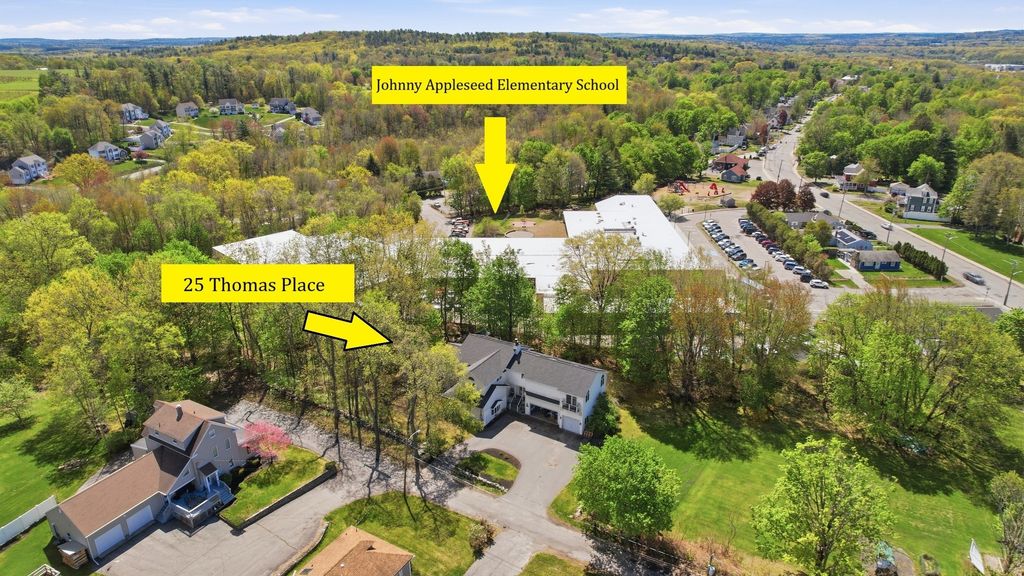 25 Thomas Pl, Leominster, MA 01453