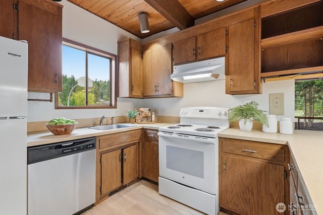 38207 SE 45th Place, Snoqualmie, WA 98065