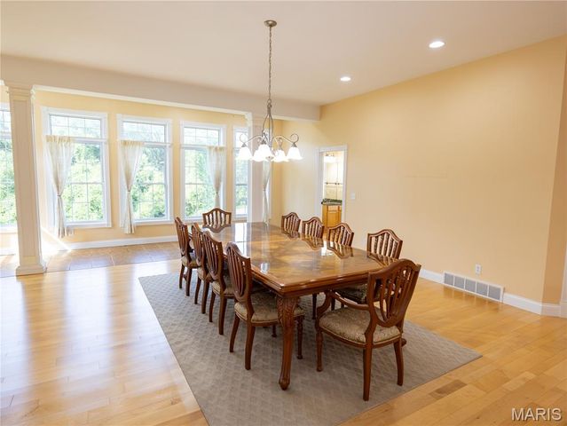 171 Rolling Meadows, Hannibal, MO 63401