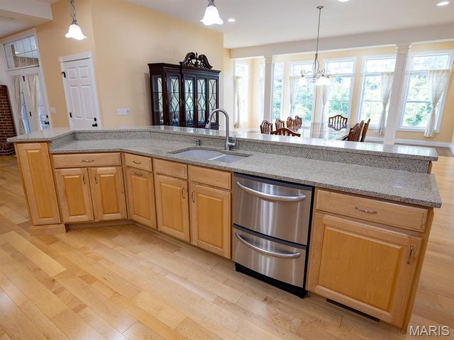 171 Rolling Meadows, Hannibal, MO 63401