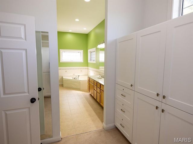 171 Rolling Meadows, Hannibal, MO 63401