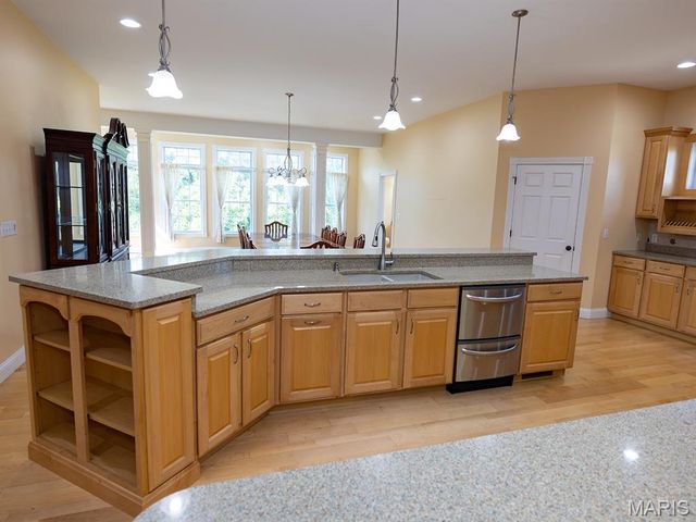 171 Rolling Meadows, Hannibal, MO 63401