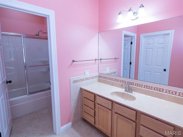 171 Rolling Meadows, Hannibal, MO 63401