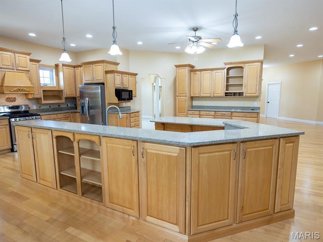 171 Rolling Meadows, Hannibal, MO 63401