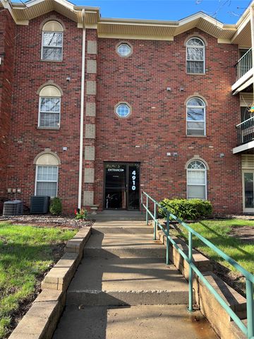 4910 Pleasant Street 2, West Des Moines, IA 50266