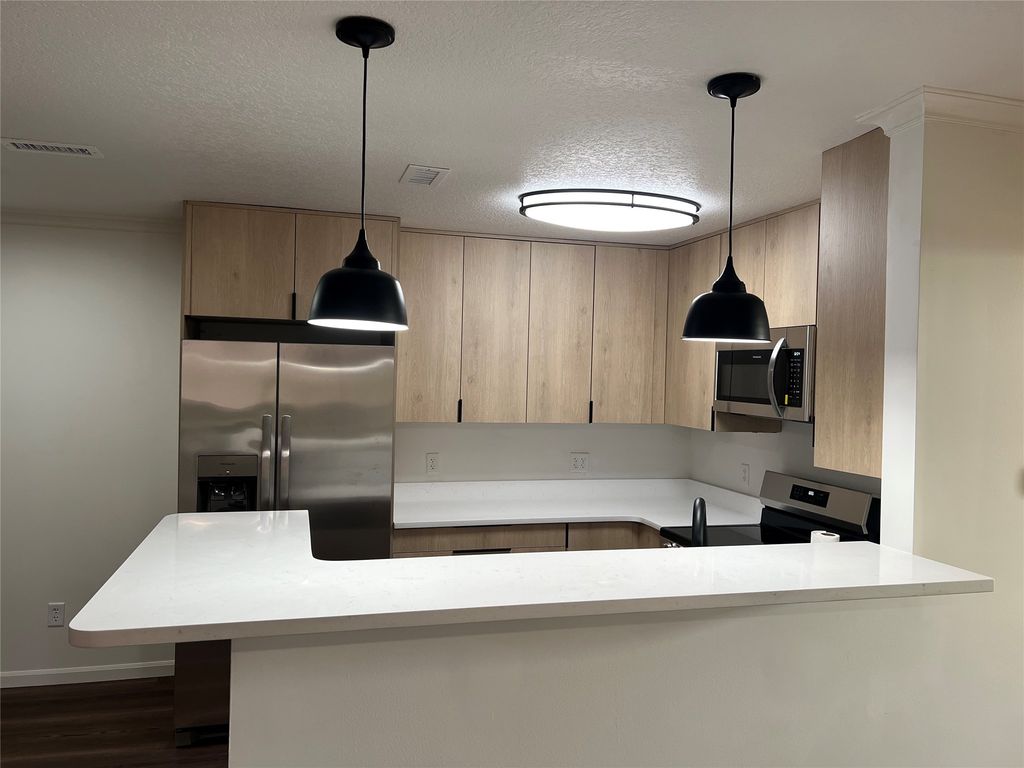 4910 Pleasant Street 2, West Des Moines, IA 50266
