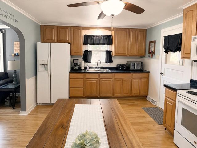 2317 MT VERNON STREET, Oshkosh, WI 54901