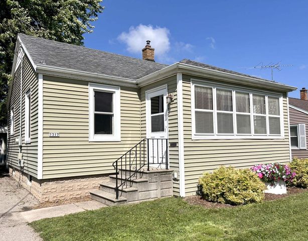 2317 MT VERNON STREET, Oshkosh, WI 54901