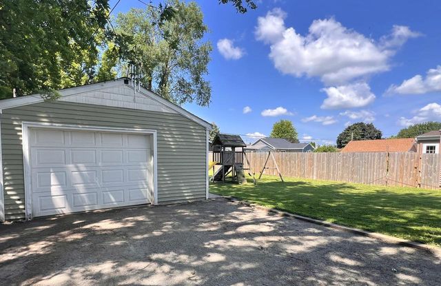 2317 MT VERNON STREET, Oshkosh, WI 54901