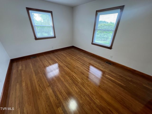 1803 East Oakland Avenue, Johnson City, TN 37601